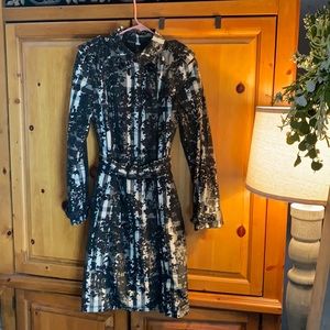 Burberry London coat/trench coat blackk/white